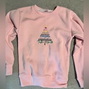 ✨Taylor Swift Christmas Tree Embroidered Sweatshirt – Pink – XS✨
